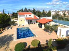 6 bdr villa with TENNIS COURT